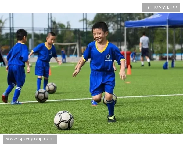 黄强独家揭秘足球技巧与战术分享助你提升球技的秘诀